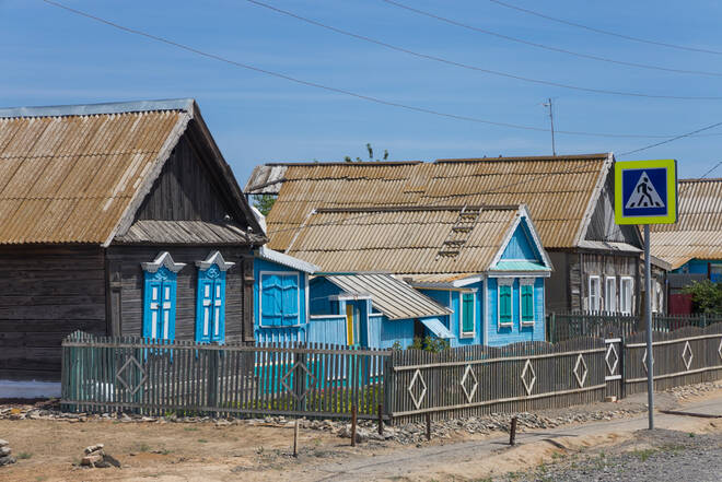 Typische Holzhäuser in Kalmückien