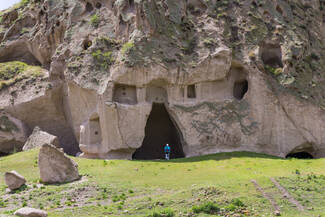 Höhlenwohnungen in Ani